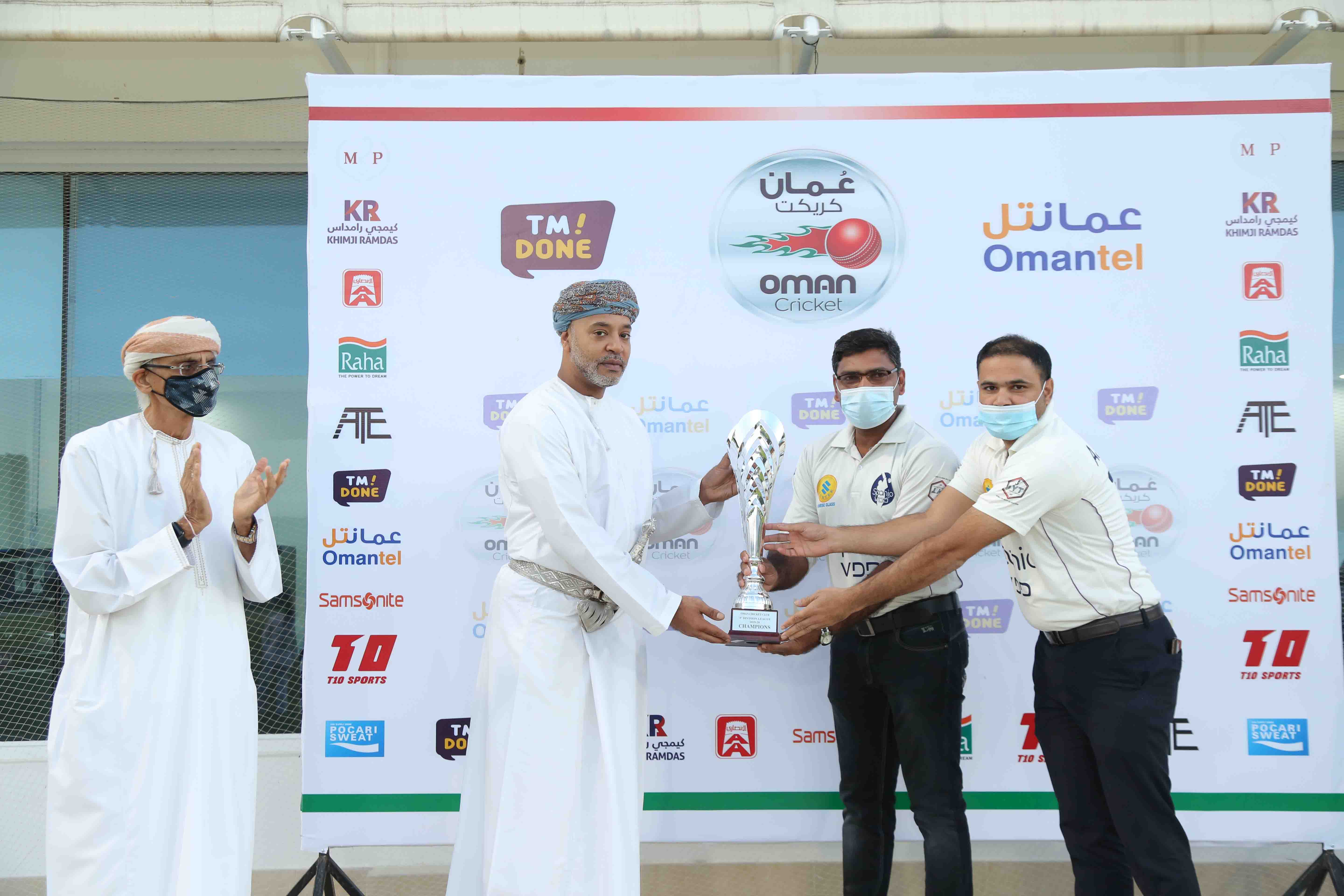 Spanio VDD captain receiving F Division Winner's Trophy